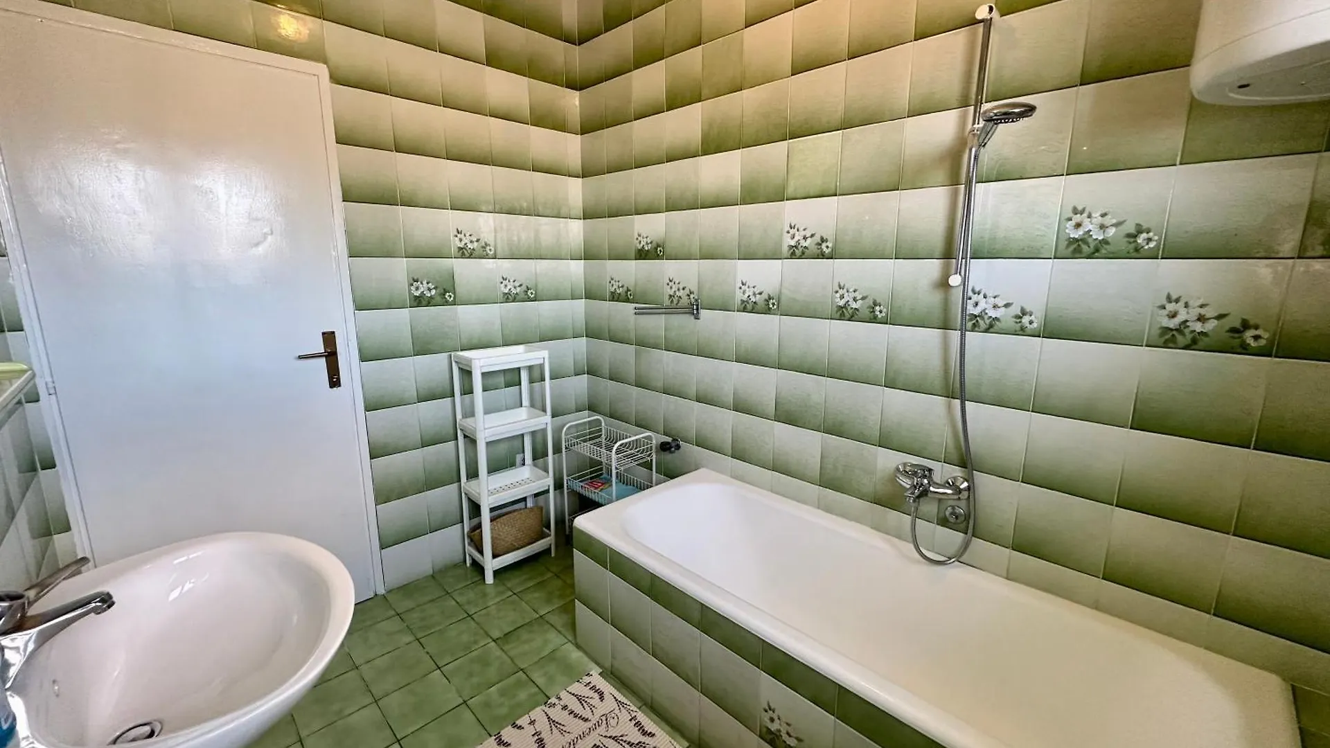 Apartmani Mona Dramalj 0*,