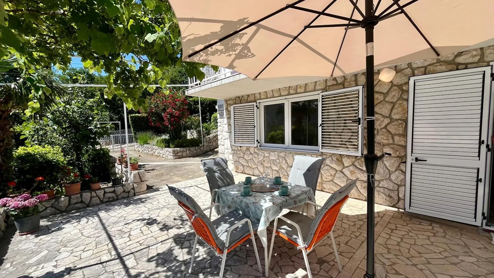 Apartment Apartmani Mona Dramalj
